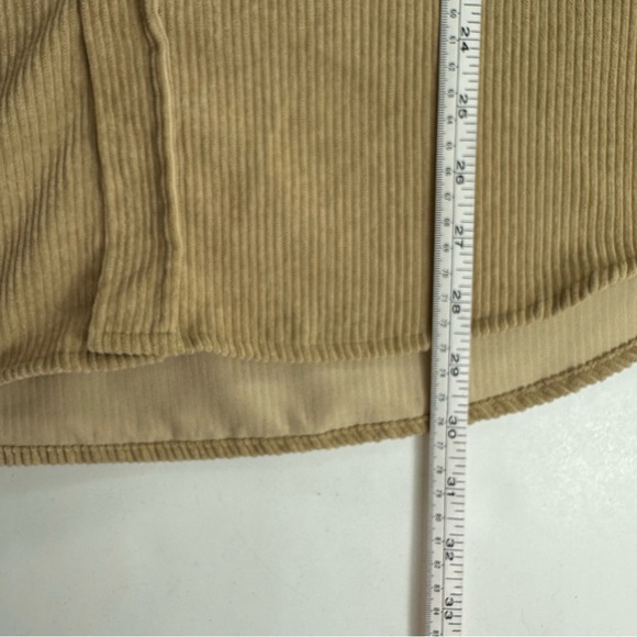 RSQ Oversized Long Sleeve Corduroy Shirt Sz Medium Tan Button Up - Picture 6 of 7
